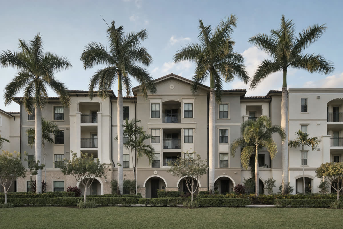 Coral Way Duplex — multifamily residence in Miami, Florida